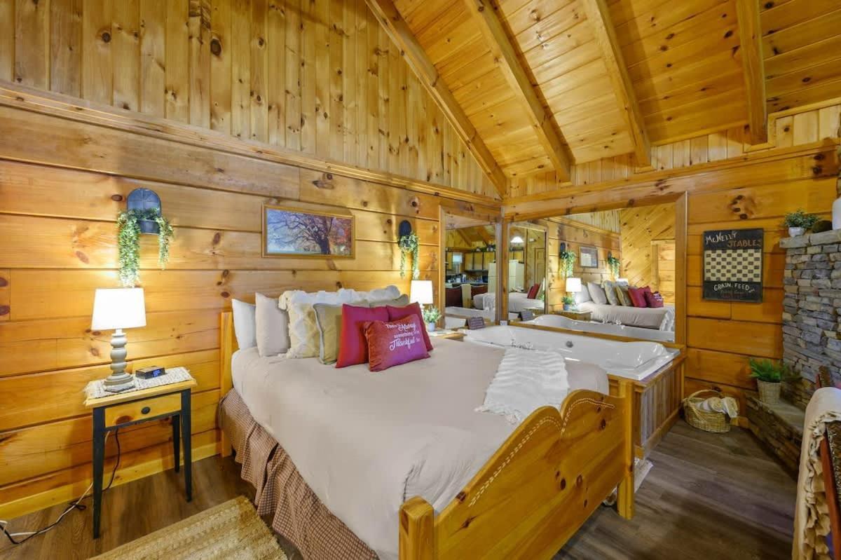 Do Not Disturb - Pigeon Forge Smoky Mountain Studio Cabin, Hot Tub, Fireplace Buitenkant foto