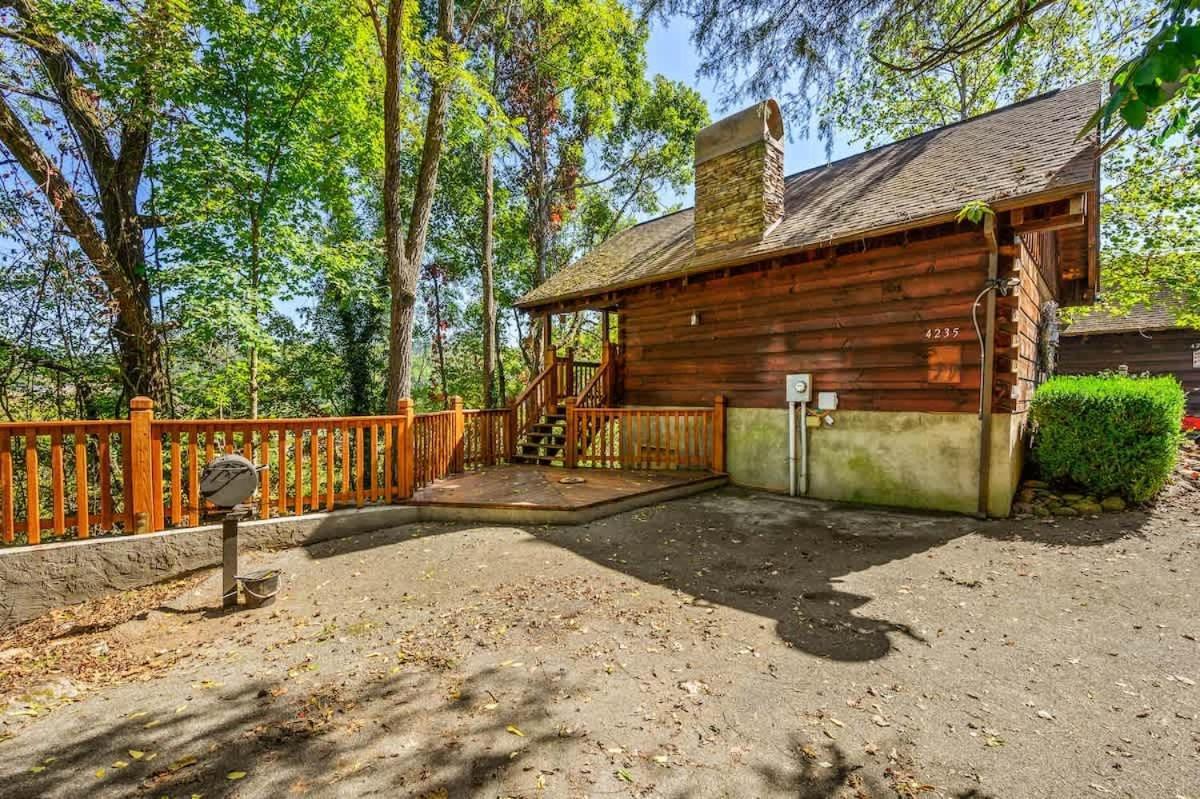 Do Not Disturb - Pigeon Forge Smoky Mountain Studio Cabin, Hot Tub, Fireplace Buitenkant foto